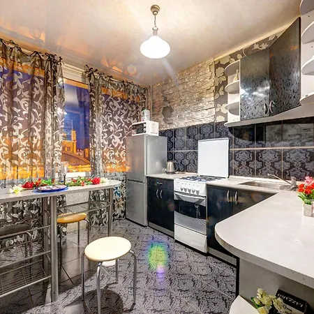 4-кімнатні поруч з метро золоті ворота Apartment